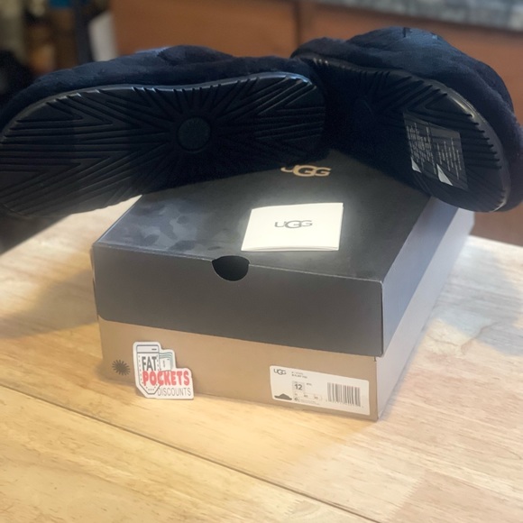 UGGS MEN’S Fluff You Slippers. ONLY BLUE AVAILABLE!!! - Picture 6 of 11